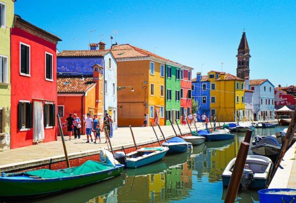 Lace and the island of Burano: an enchantment of embroidery, colors and  traditions