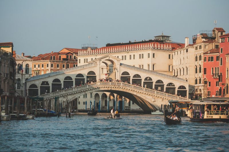 Casting Emily in Paris in Venice